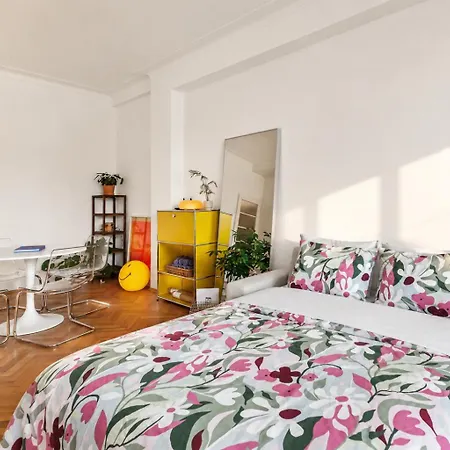 1 Station Smart Tv, 55m2 Apartment