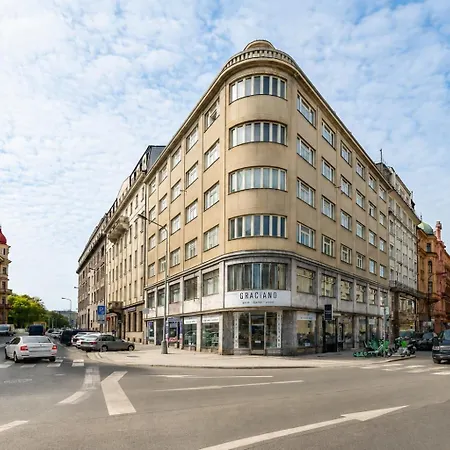 1 Station Smart Tv, 55m2 Apartment